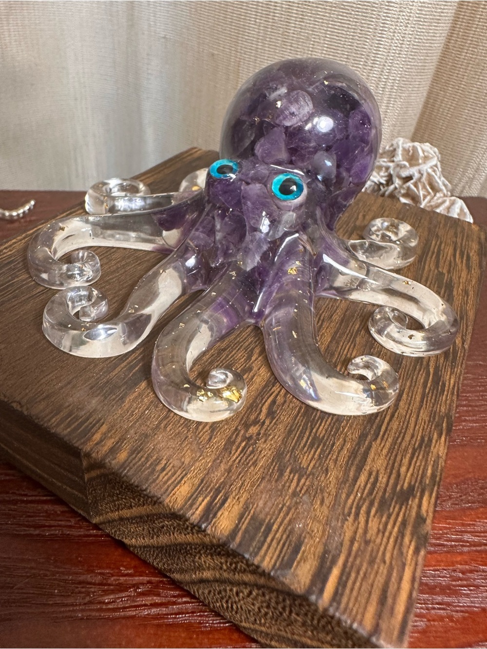 Resin and Amethyst Crystal Chips Octopus Figure - Picture 11 of 12